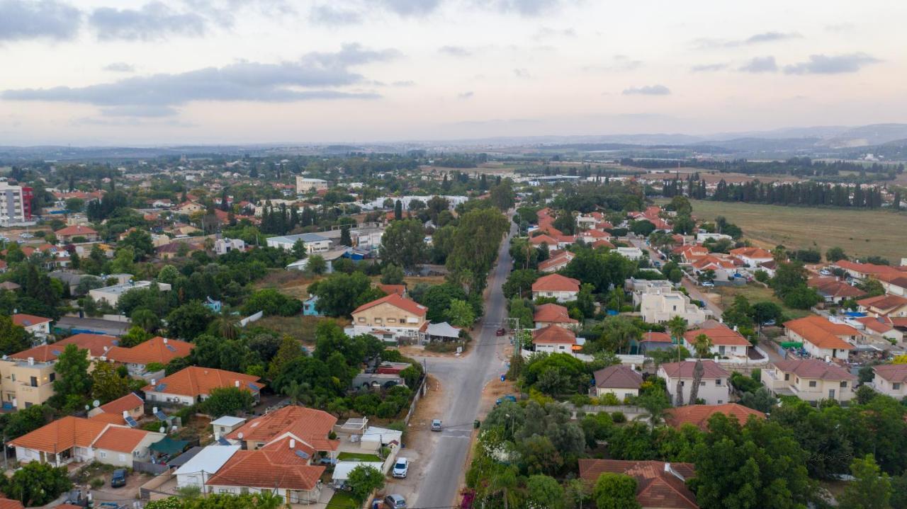 צימר רומנטי ואיכותי בפרדס חנה La Baita 外观 照片